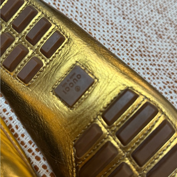 Authentic gold Gucci loafers - Picture 3 of 7